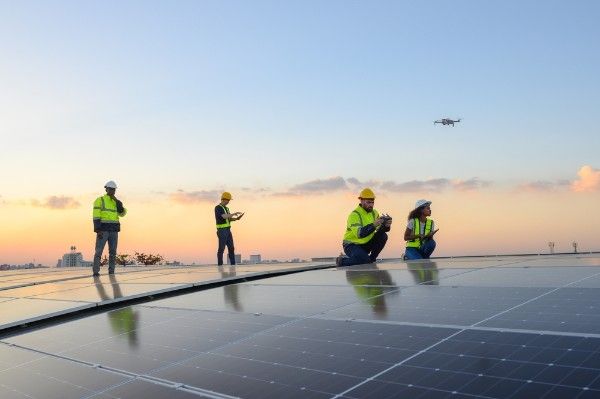 drone-solar-panel-inspection-2.jpg