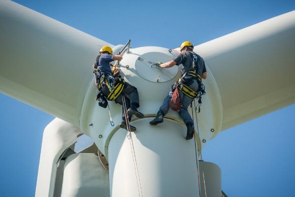 wind-turbine-drone-inspection-4.jpg